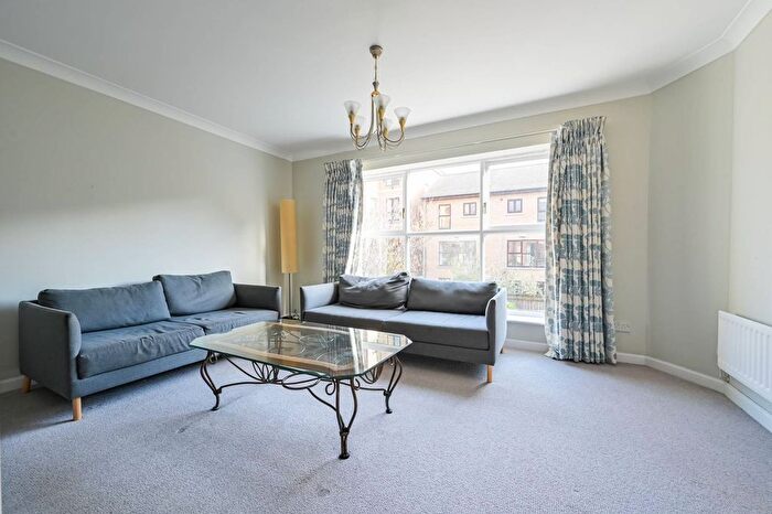 3 Bedroom Property For Sale In Fairfax Mews, Royal Docks, London, E16