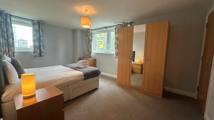 2 Bedroom Apartment To Rent In Belgrade Plaza Apartment, CV1