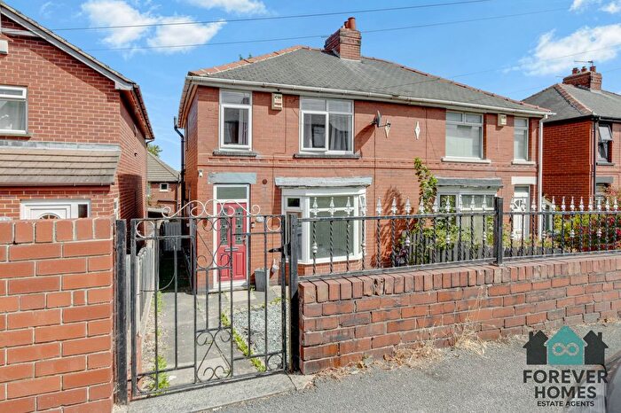 3 Bedroom Semi-Detached House For Sale In Knowle Road, Worsbrough, S70