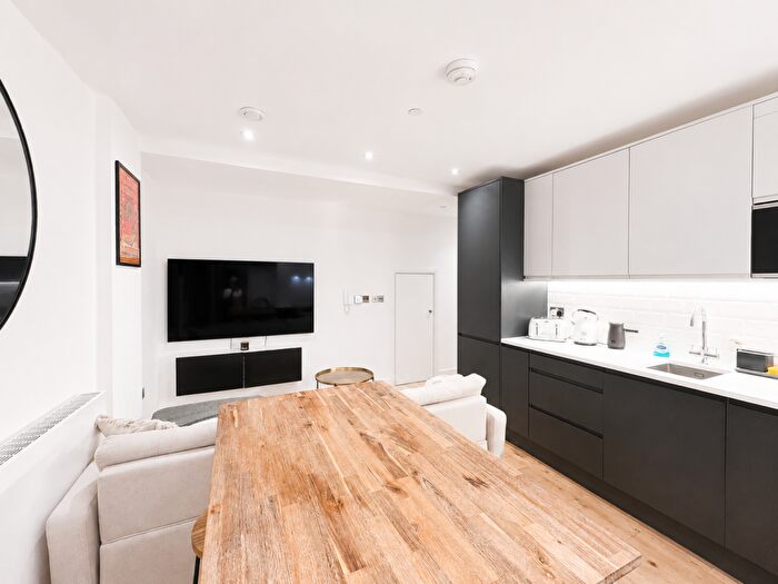 1 Bedroom Apartment For Sale In Deptford Broadway, London, SE8