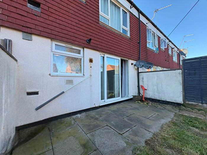 1 Bedroom Flat To Rent In St. Helen Close, Uxbridge, UB8