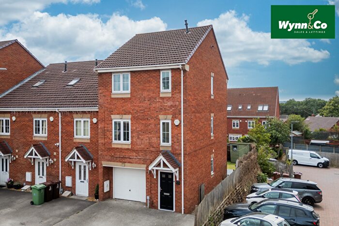 4 Bedroom Town House For Sale In Kingsway Mews, Ossett, WF5