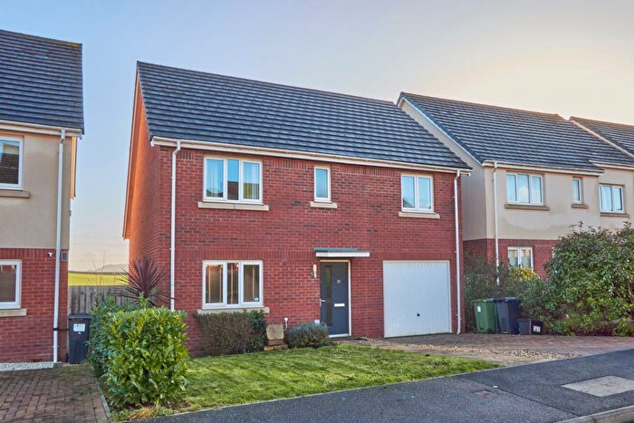 4 Bedroom Detached House For Sale In Saxon Way, Newton Abbot, TQ12