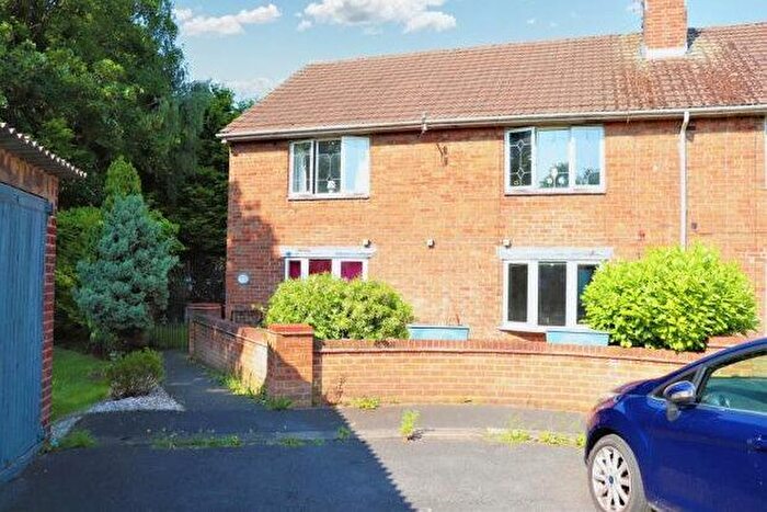 2 Bedroom Maisonette To Rent In Wordsworth Close, Burton-On-Trent, DE14