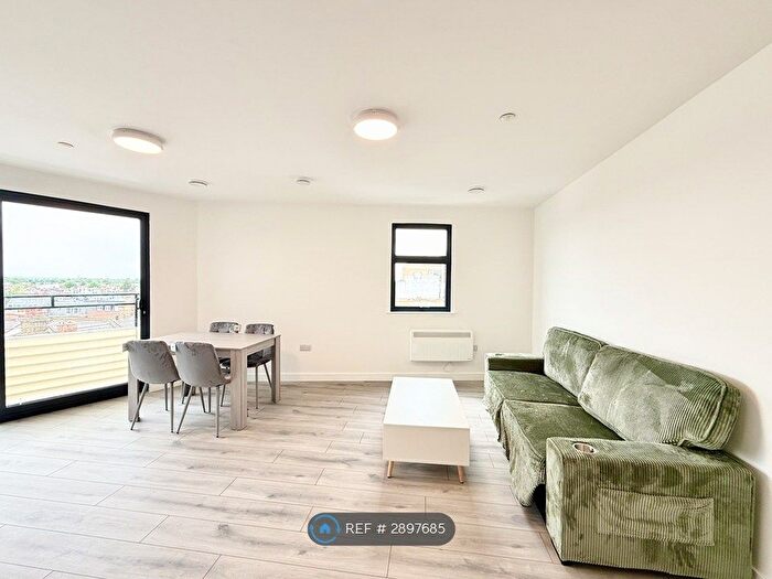Studio To Rent In Witham Road, London, W13
