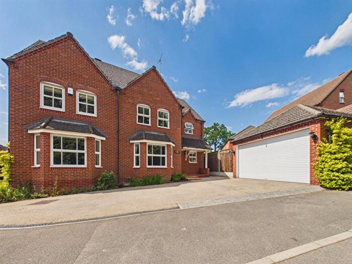 4 Bedroom Detached House For Sale In Highfields Park Drive, Derby, DE22