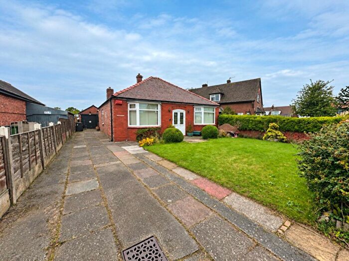 2 Bedroom Bungalow For Sale In Banks Road, Southport, Merseyside, PR9