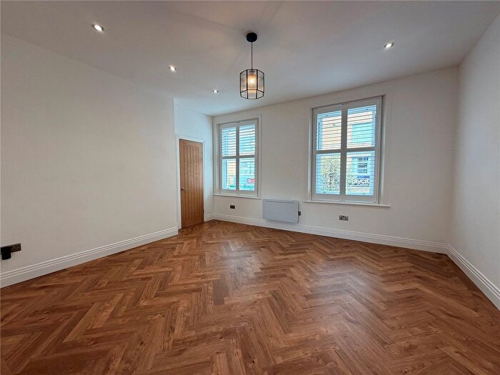 2 Bedroom Flat To Rent In Greenwich High Road, London, SE10