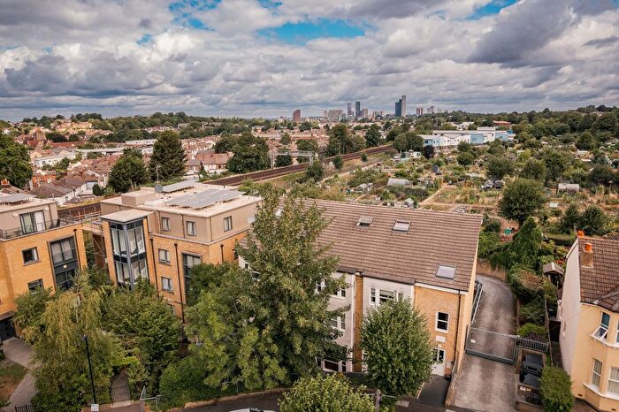 1 Bedroom Flat For Sale In Broomhall Road, Barker Court, CR2