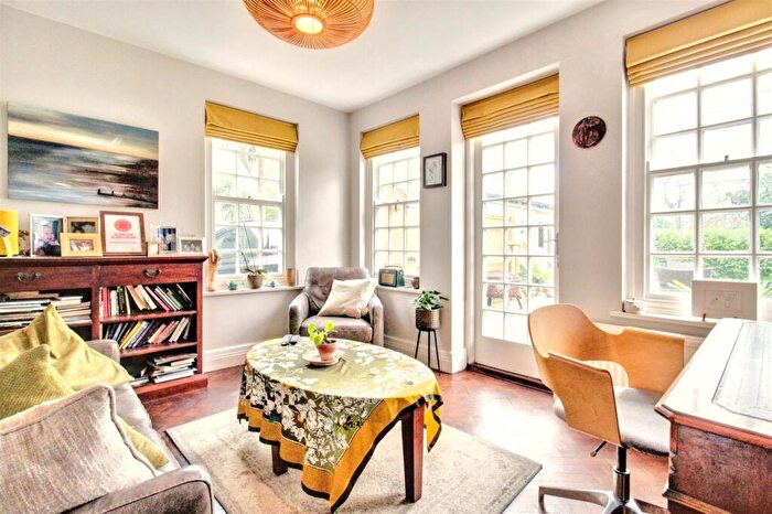 4 Bedroom Detached House For Sale In Madeira Avenue, Worthing, BN11
