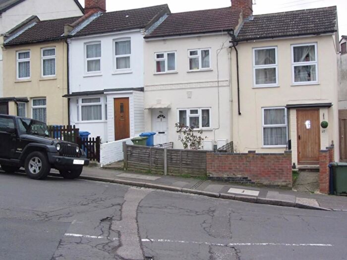 2 Bedroom Terraced House To Rent In Alexandra Road, GU11