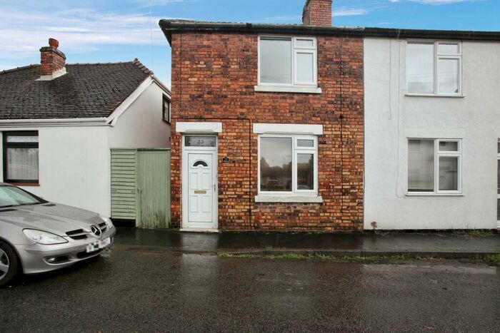 2 Bedroom End Of Terrace House For Sale In Bachelors Bench, Atherstone, Warwickshire, CV9