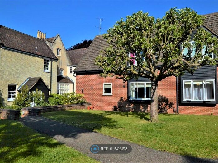 1 Bedroom Flat To Rent In Christchurch Close, St. Albans, AL3