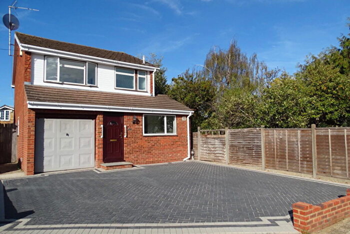 3 Bedroom Detached House For Sale In Maybury Close, Nr Burnham, Berkshire, SL1