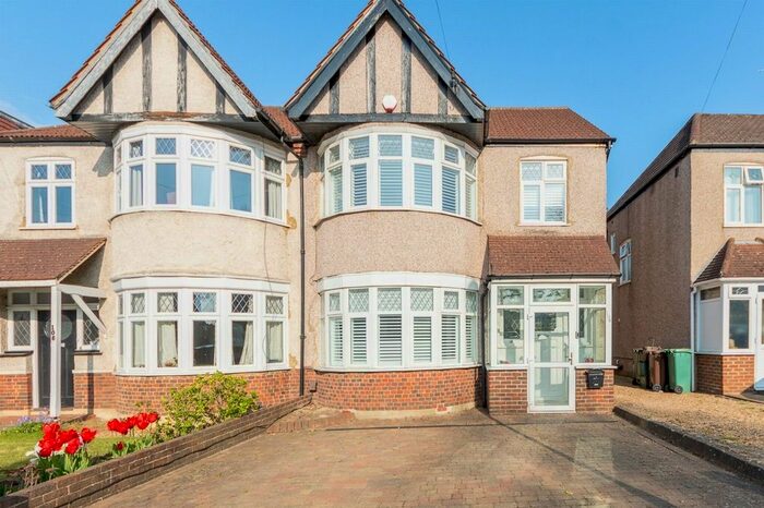 4 Bedroom Semi-Detached House To Rent In Demesne Road, Wallington, SM6