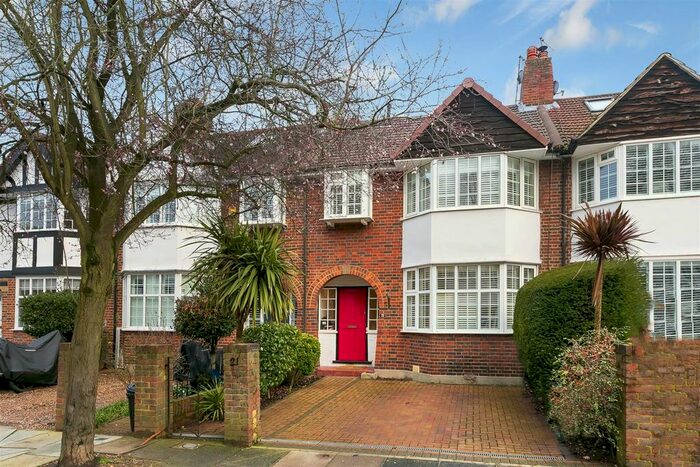 4 Bedroom Property To Rent In Michelham Gardens, Twickenham, TW1