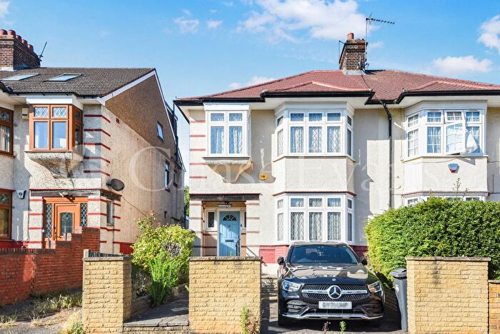 3 Bedroom Semi-Detached House To Rent In Boston Gardens, Brentford, Hounslow, TW8