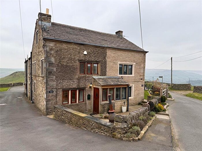 3 Bedroom End Of Terrace House To Rent In Knott Hill Lane, Delph, Oldham, OL3
