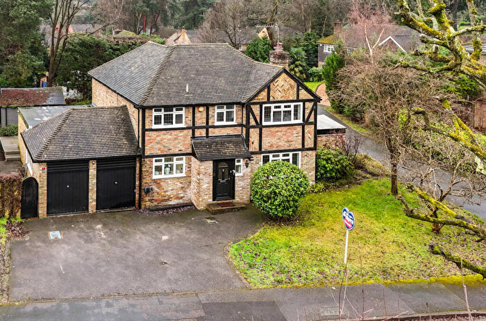 4 Bedroom Detached House For Sale In Chatsworth Heights, Camberley, Surrey, GU15