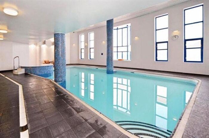 2 Bedroom Flat To Rent In Westferry Road, London, E14