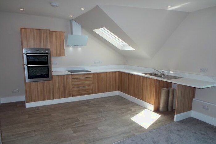 2 Bedroom Flat To Rent In Dragon Road, Harrogate, HG1