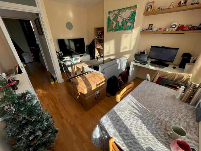 1 Bedroom Flat To Rent In Aylmer Parade, Aylmer Road, London, N2