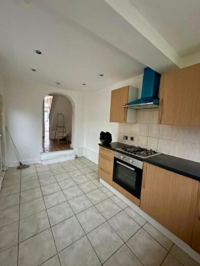 4 Bedroom Terraced House To Rent In Cornwallis Avenue, London, N9