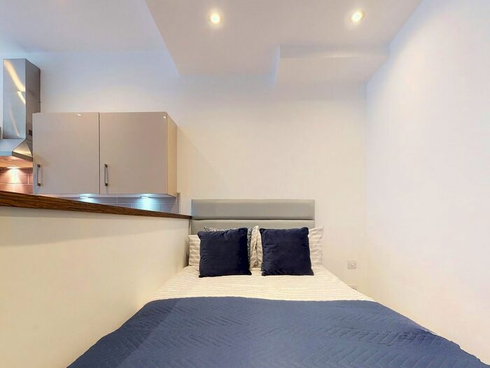 Studio To Rent In Apt, Park Square Residence #, LS1