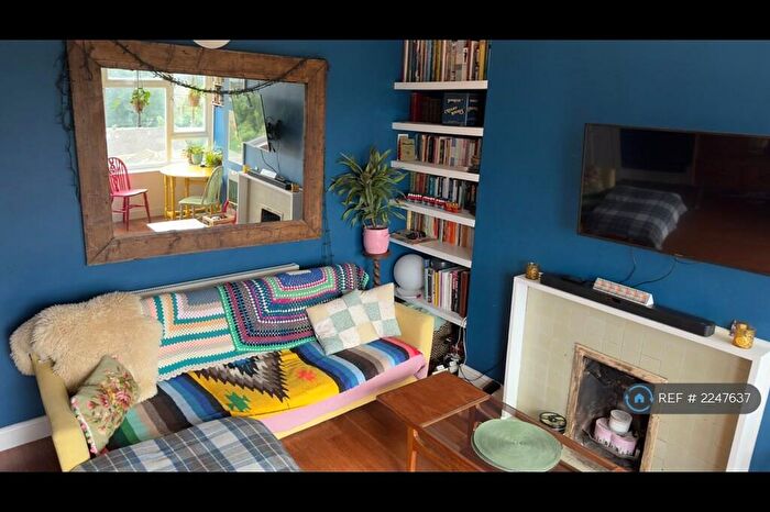 2 Bedroom Flat To Rent In Marcon Court, London, E8