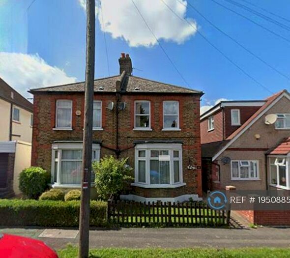 3 Bedroom Semi-Detached House To Rent In Highfield Road, Sutton, SM1
