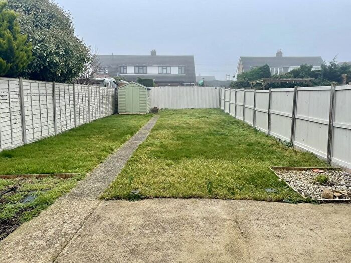 3 Bedroom Terraced House For Sale In The Rowlands, Biggleswade, SG18
