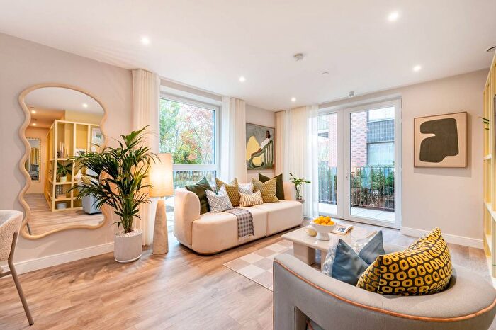 2 Bedroom Flat For Sale In Grand Union, Alperton, HA0