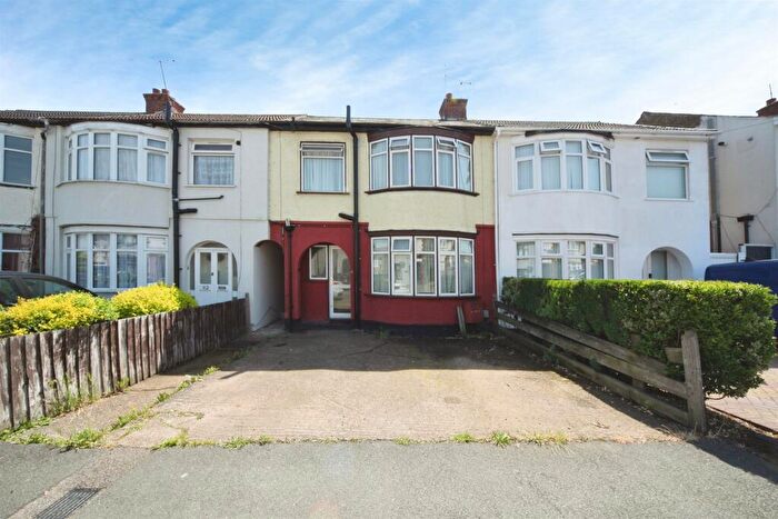 3 Bedroom Terraced House For Sale In Blundell Road, Luton, LU3