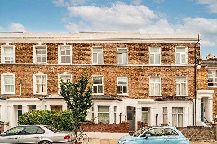 2 Bedroom Flat To Rent In Brackenbury Road, Hammersmith, W6