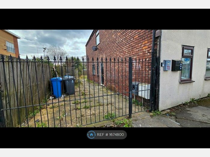 2 Bedroom Flat To Rent In Town Lane, Denton, Manchester, M34