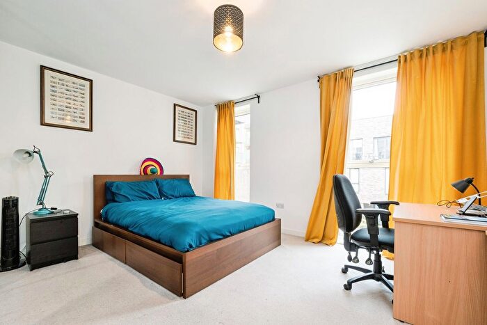 1 Bedroom Flat For Sale In Mahindra Way, Beckton, London, E6