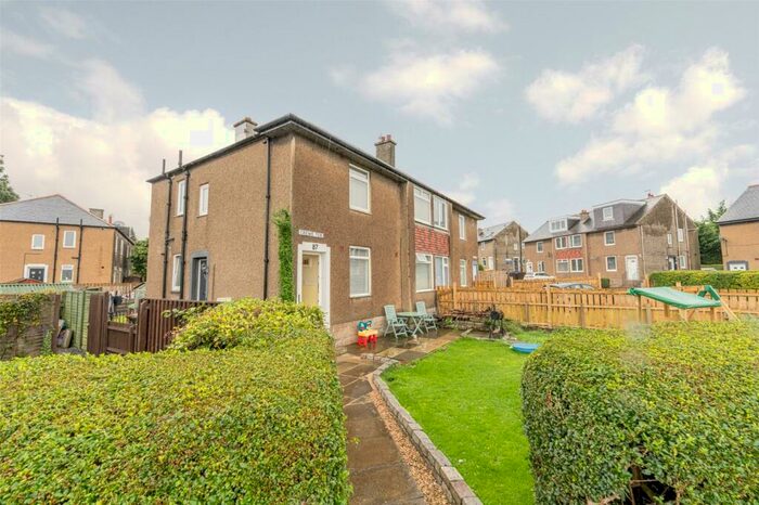 2 Bedroom Flat For Sale In Crewe Terrace, Edinburgh, EH5