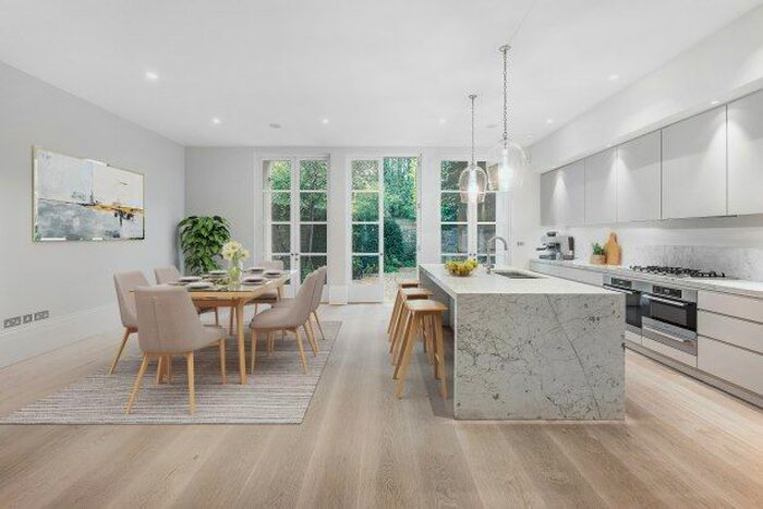 6 Bedroom Property To Rent In Hurlingham Road, London, SW6