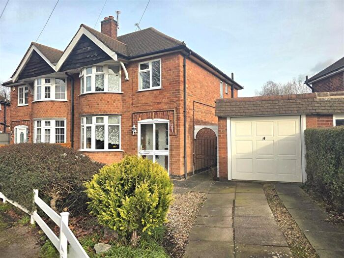 3 Bedroom Semi-Detached House To Rent In Queensgate Drive, Birstall, Leicester, LE4