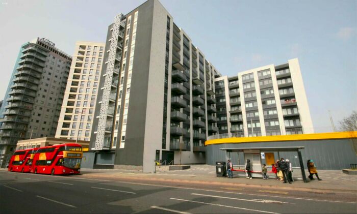 2 Bedroom Flat To Rent In Ilford Hill, Ilford, IG1