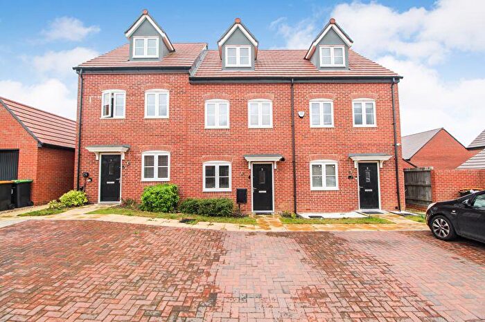 3 Bedroom House For Sale In Teal Walk, Biddenham, MK40