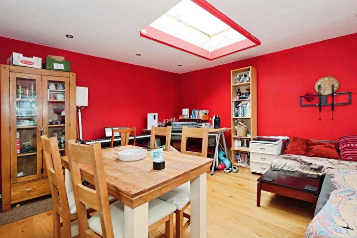 2 Bedroom Flat For Sale In Knight Court, Bristol, Avon, BS16