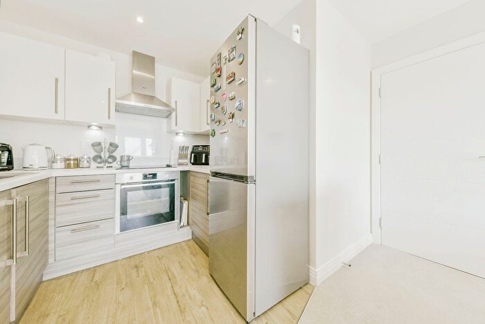 1 Bedroom Flat For Sale In Giles Crescent, Stevenage, Hertfordshire, SG1