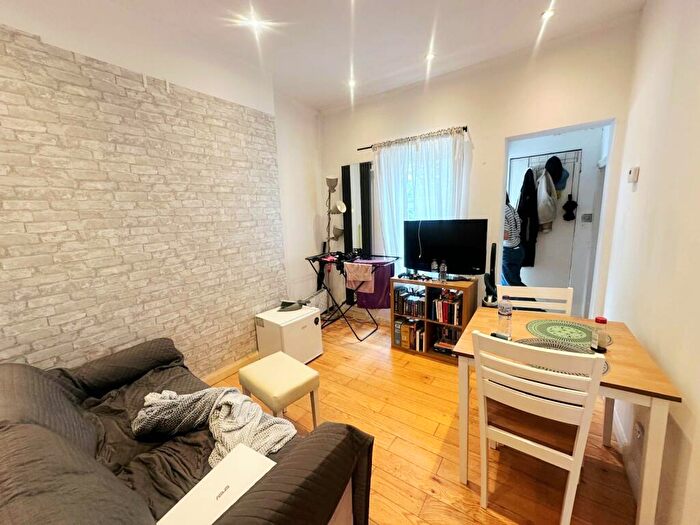 2 Bedroom Flat To Rent In Marlborough Road, Archway, N19