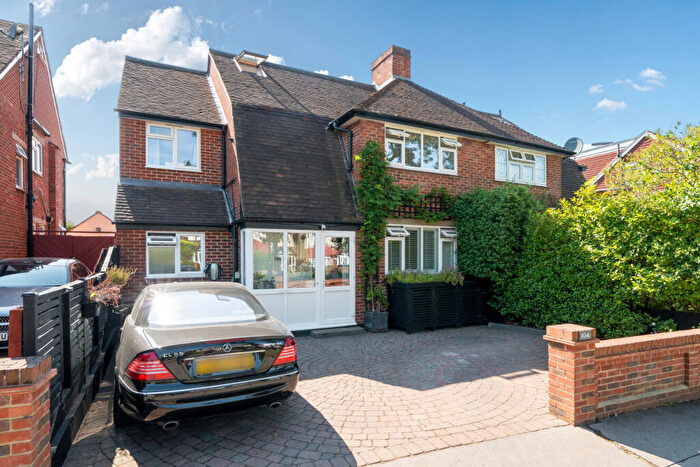 4 Bedroom Semi Detached House For Sale In Bridle Road, Shirley, Croydon, Surrey, CR0