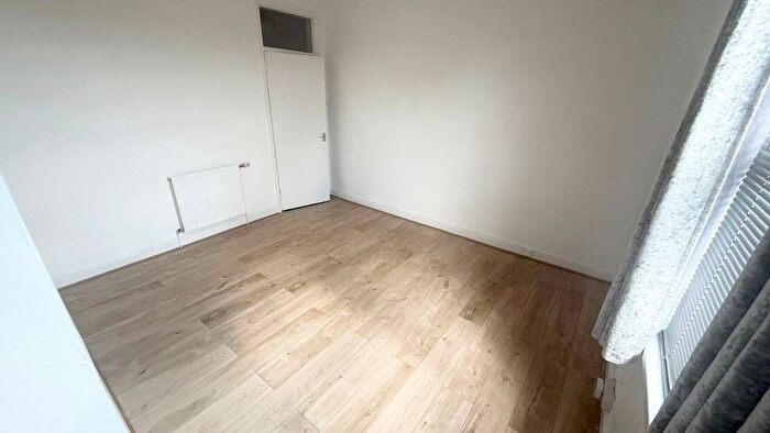 3 Bedroom Terraced House To Rent In Factory Road, Birmingham, B18