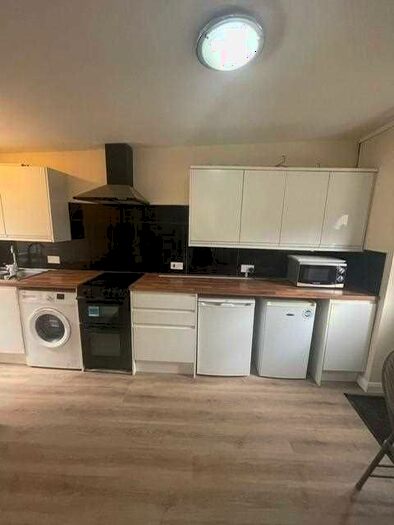 Studio To Rent In Mount Road, Hayes, UB3