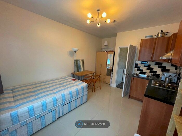 Studio To Rent In Birkbeck Avenue, Greenford, UB6