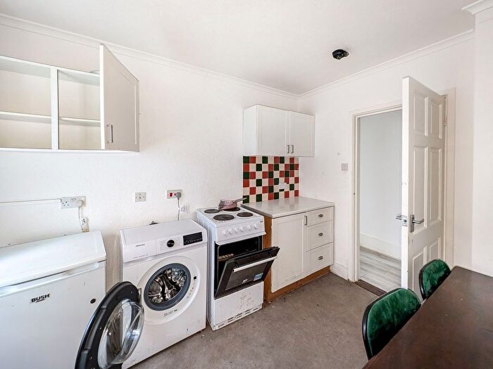 1 Bedroom Flat For Sale In Flat, Richmond Road, Worthing, West Sussex, BN11