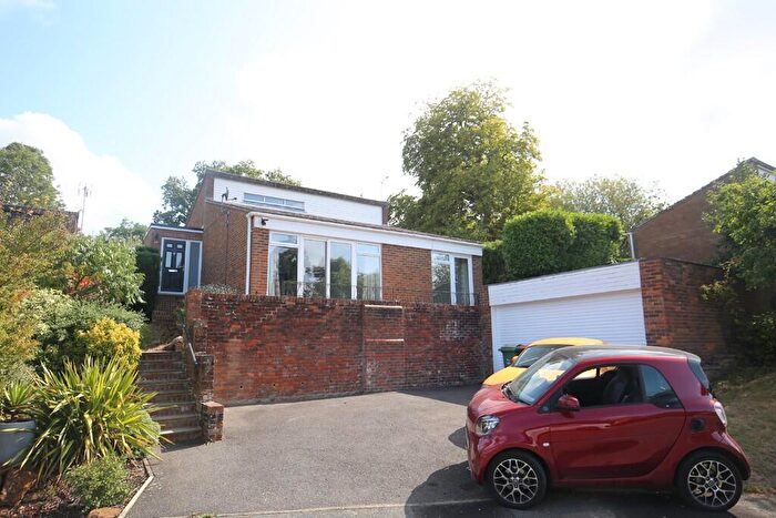 3 Bedroom Detached House For Sale In Chestnut Hill, Leighton Buzzard, Bedfordshire, LU7